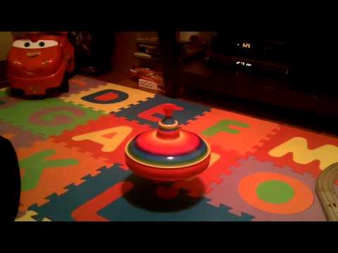 FAO Schwarz Humming Spinning Top